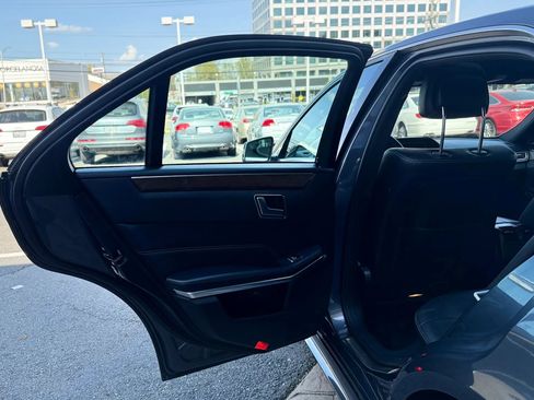 Used 2014 Mercedes-Benz E 350 4MATIC Sedan image 29