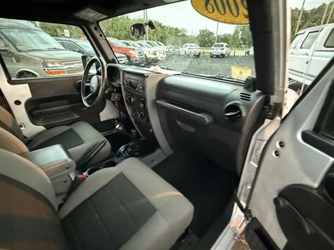 Used 2008 Jeep Wrangler X image 22