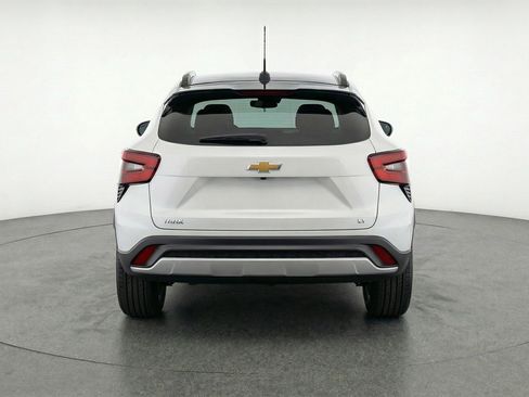 Used 2025 Chevrolet Trax LT image 7