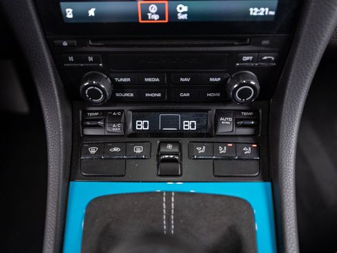 Used 2021 Porsche 718 Cayman GT4 RWD image 64