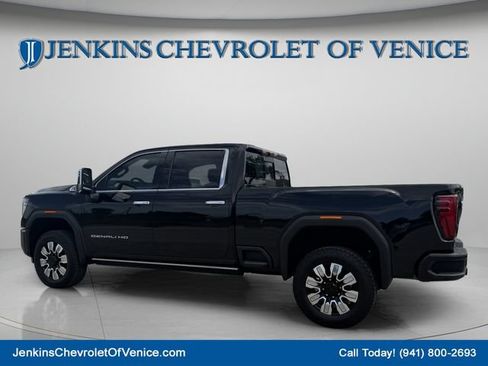 Used 2025 GMC Sierra 2500 Denali w/ Denali Reserve Package AWD/4WD image 9