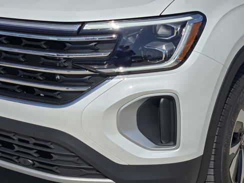 New 2026 Volkswagen Atlas SE FWD image 6