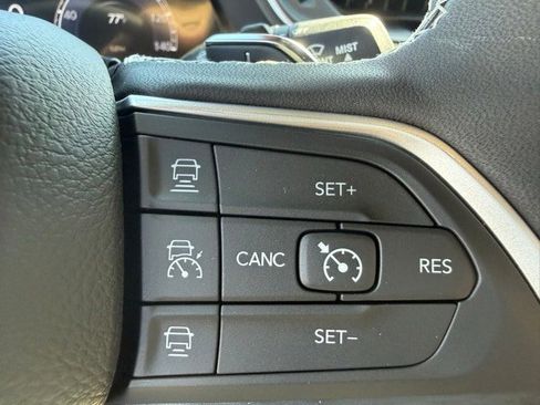 New 2025 Jeep Grand Cherokee Altitude image 14