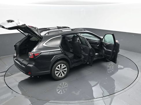 Used 2024 Subaru Outback Premium AWD/4WD image 30
