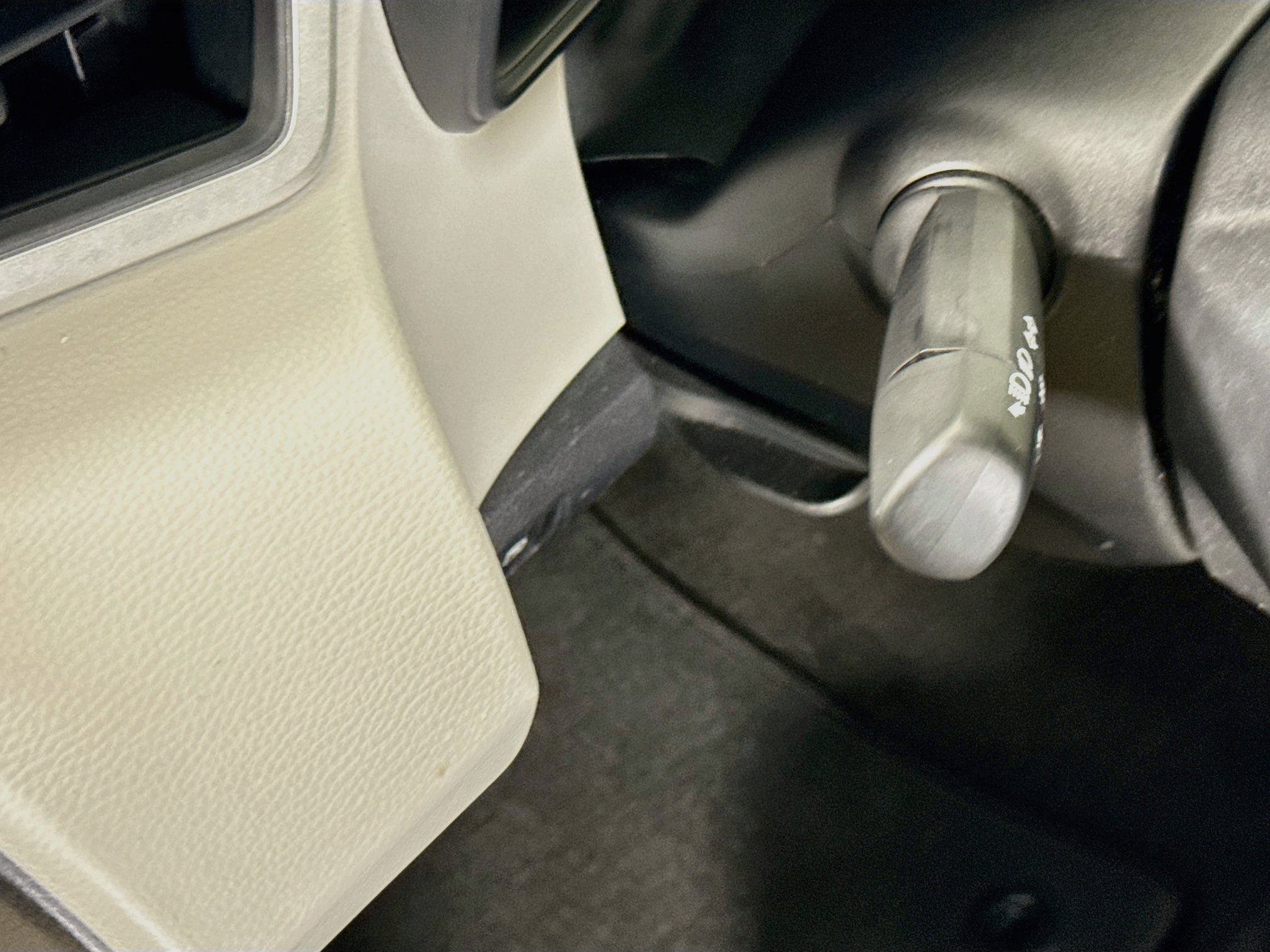 Used 2020 Toyota Corolla LE FWD image 10