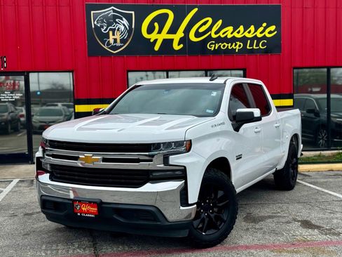 Used 2020 Chevrolet Silverado 1500 LT w/ Texas Edition image 2