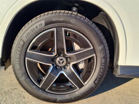 New 2025 Mercedes-Benz GLC 300 4MATIC image 12