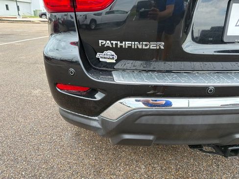 Used 2020 Nissan Pathfinder S FWD image 5