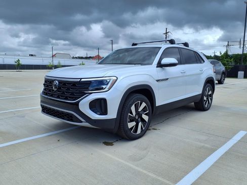 New 2026 Volkswagen Atlas Cross Sport SE FWD image 3