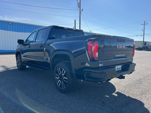 Used 2022 GMC Sierra 1500 AT4 w/ AT4 Premium Package AWD/4WD image 3