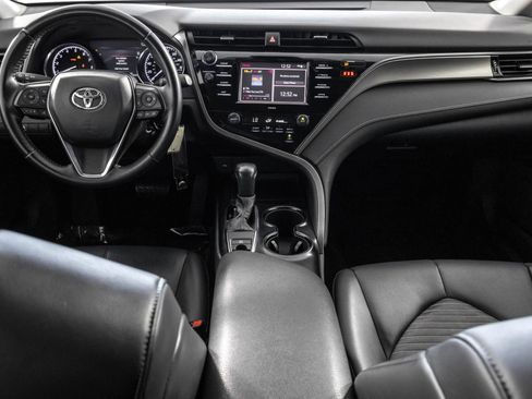 Used 2020 Toyota Camry SE AWD/4WD image 23