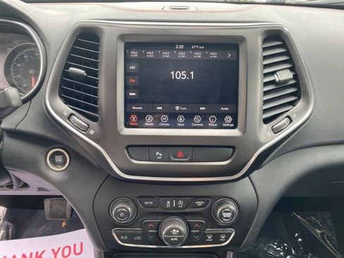Used 2019 Jeep Cherokee Trailhawk w/ Cold Weather Group AWD/4WD image 17