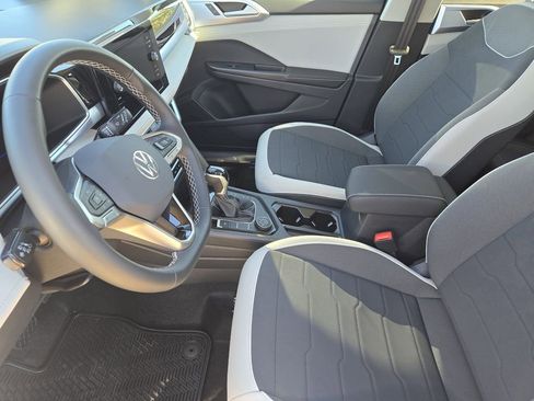 New 2026 Volkswagen Taos SE image 11