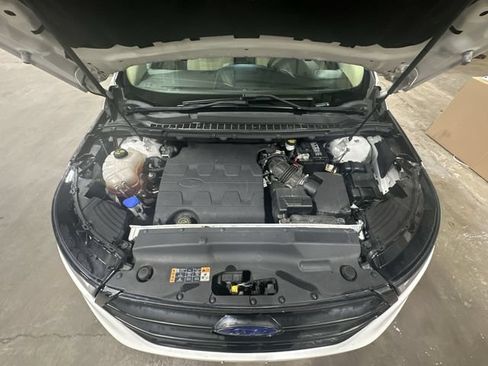 Used 2018 Ford Edge SEL FWD image 22