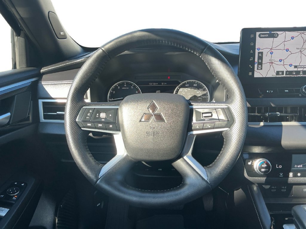 Used 2026 Mitsubishi Outlander LE FWD image 18