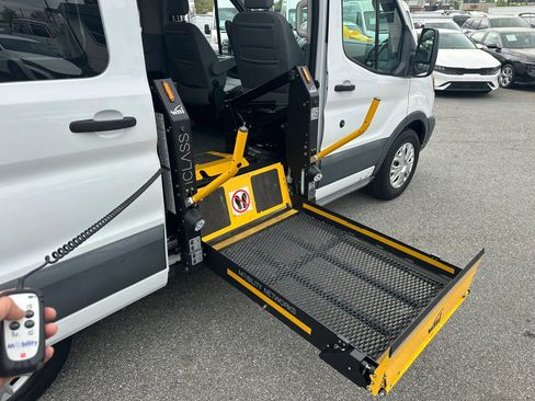 Used 2018 Ford Transit 150 XLT image 20