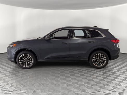 Used 2025 Audi Q5 Premium w/ Convenience Package AWD/4WD image 2