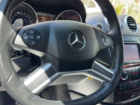 Used 2010 Mercedes-Benz ML 63 AMG 4MATIC image 29