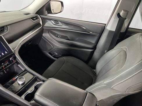 Used 2023 Jeep Grand Cherokee L Laredo image 21