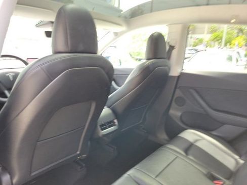 Used 2021 Tesla Model Y Long Range AWD/4WD image 10