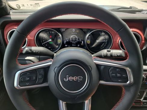 Used 2023 Jeep Wrangler Unlimited Rubicon 4xe AWD/4WD image 31