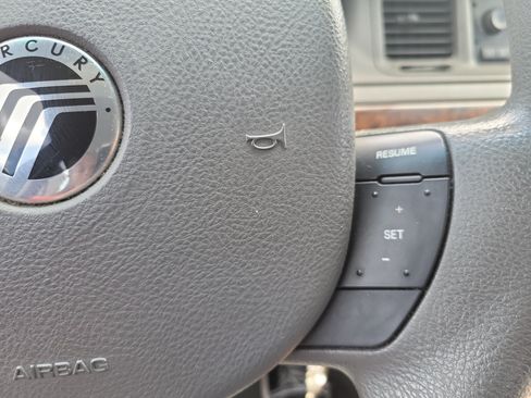 Used 2005 Mercury Grand Marquis GS RWD image 24