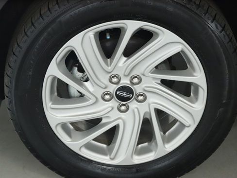 Certified 2023 Lincoln Corsair Standard image 38