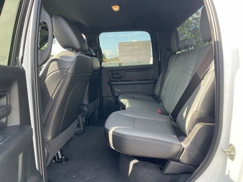 Used 2024 RAM 3500 Tradesman w/ Chrome Appearance Group image 30