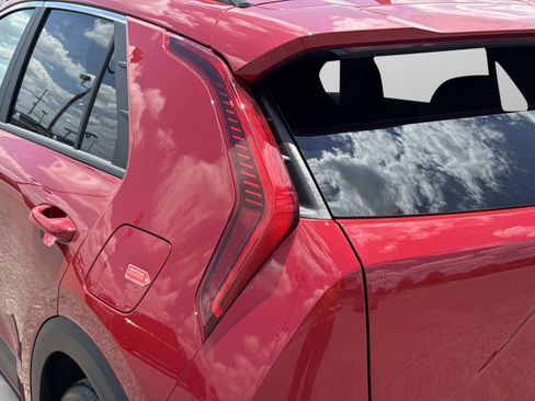 New 2026 Kia Niro EX FWD image 30