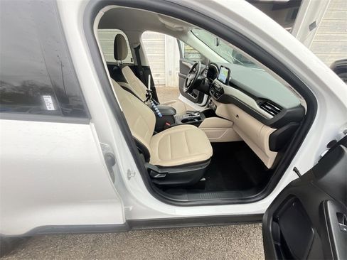 Used 2022 Ford Escape SEL image 24