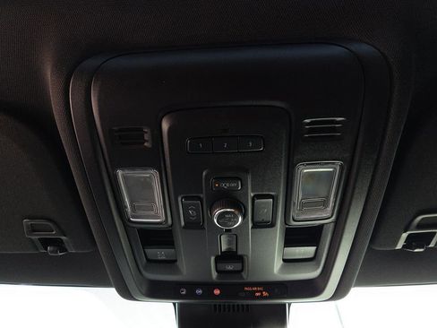 Used 2023 Chevrolet Tahoe High Country image 24