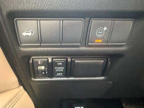 Used 2018 Nissan Armada SL w/ Premium Package image 18