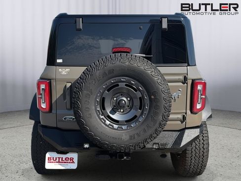 Certified 2025 Ford Bronco Outer Banks w/ Sasquatch Package AWD/4WD image 5
