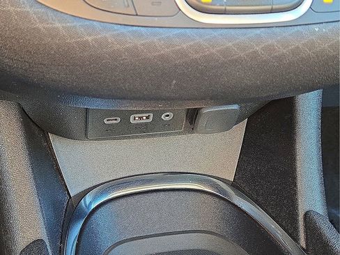 Used 2024 Chevrolet Malibu LT image 29