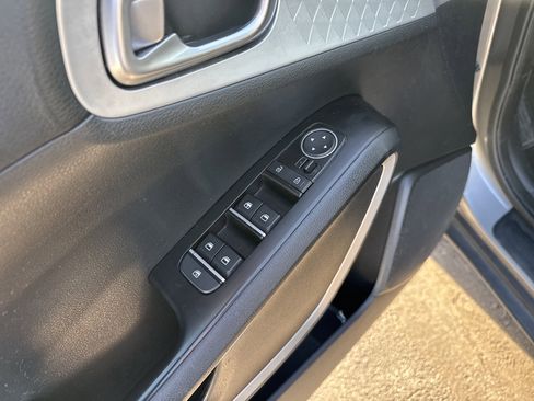 Used 2024 Kia Soul LX w/ Option Group 015 image 16