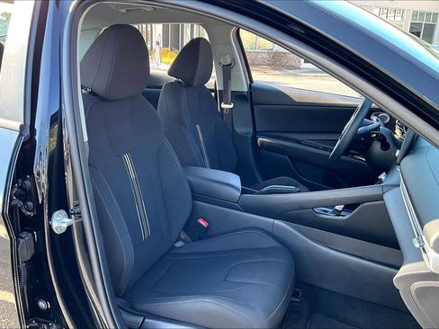 Used 2023 Hyundai Elantra SEL image 9