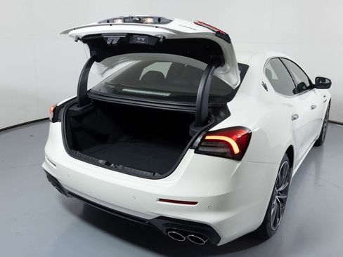 Used 2023 Maserati Ghibli Modena RWD image 10