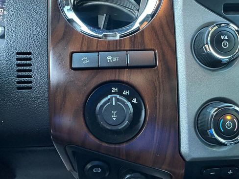 Used 2015 Ford F250 Lariat w/ Lariat Interior Package image 40