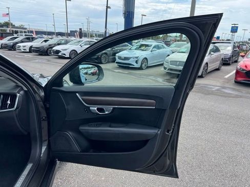 Used 2020 Volvo V90 T6 Cross Country image 45