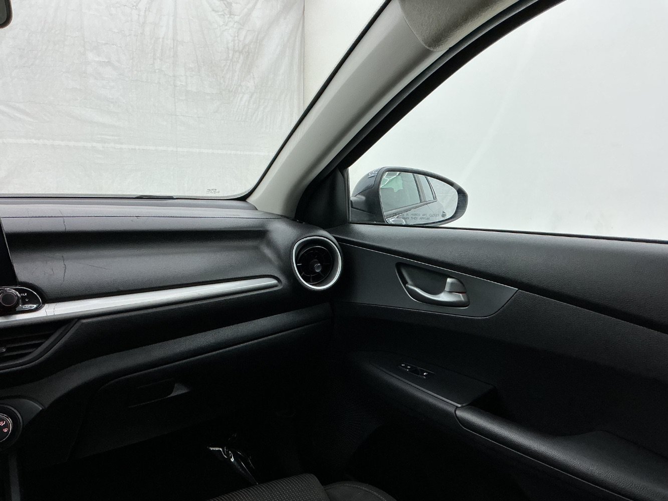 Used 2020 Kia Forte LXS FWD image 28