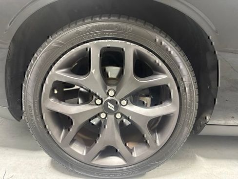 Used 2017 Dodge Challenger R/T RWD image 6