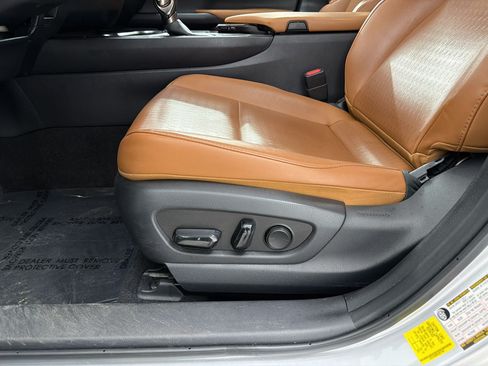 Used 2019 Lexus UX 200 w/ Accessory Package 2 FWD image 13