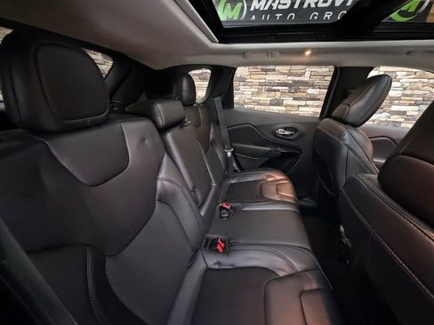 Used 2020 Jeep Cherokee Altitude image 31