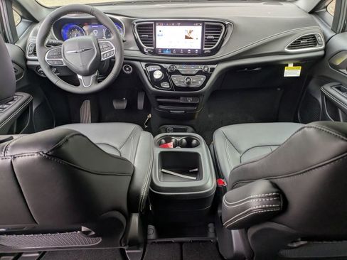 New 2026 Chrysler Pacifica Select FWD image 25