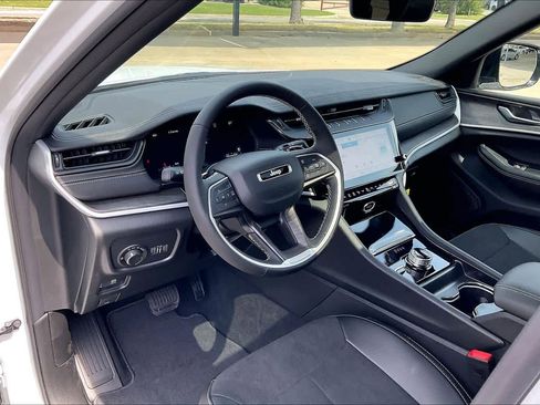 New 2026 Jeep Grand Cherokee Altitude AWD/4WD image 8
