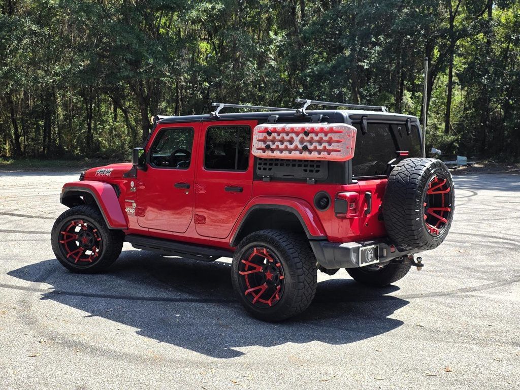 Used 2018 Jeep Wrangler Unlimited Sahara AWD/4WD image 4