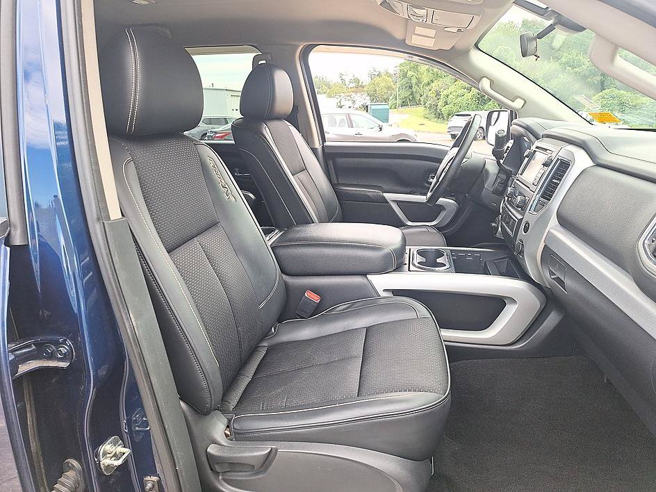 Used 2017 Nissan Titan PRO-4X AWD/4WD image 21