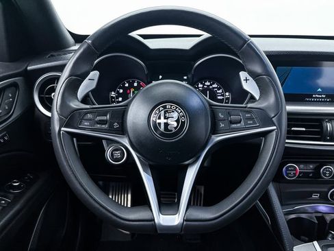 Used 2018 Alfa Romeo Stelvio Ti Sport image 25