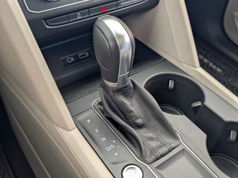 Used 2019 Volkswagen Atlas SE image 34