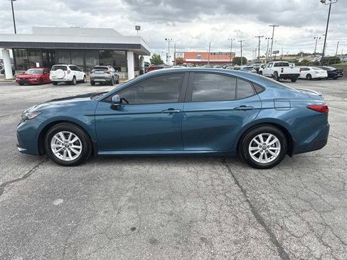 Used 2025 Toyota Camry LE w/ Convenience Package FWD image 9